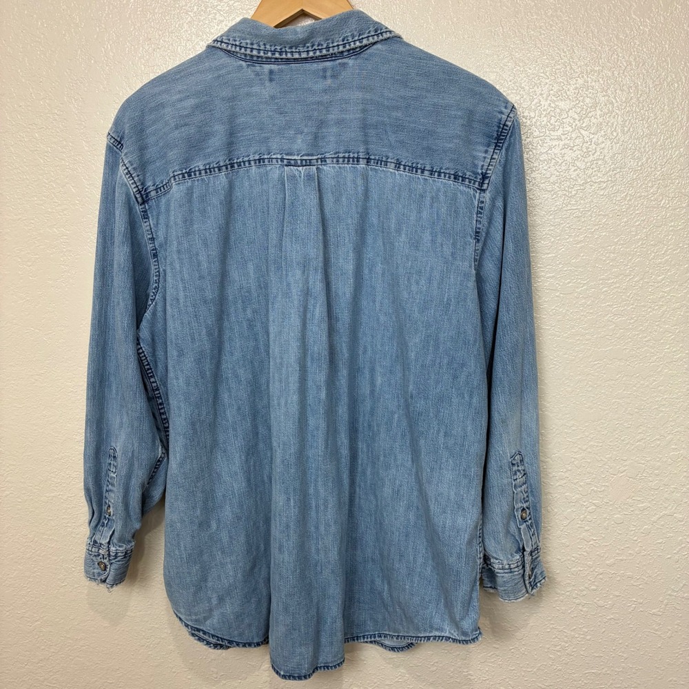 Tommy Hilfiger Womens 2X Denim Button Down Shirt Light Wash Blue Long Sleeve - Picture 7 of 16